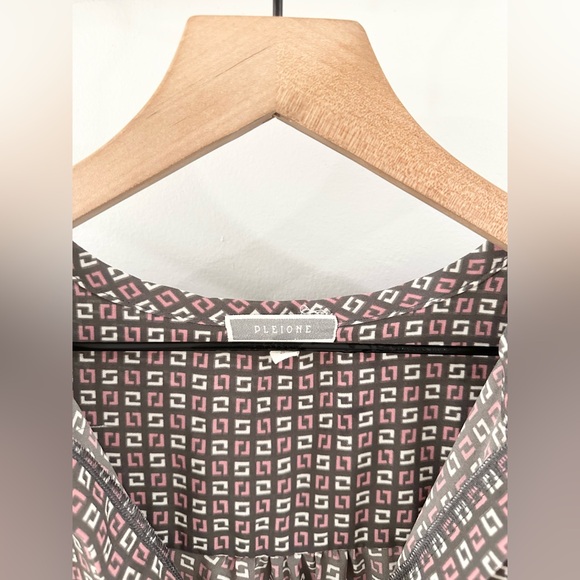 Pleione 3/4 Sleeve Split Neck Blouse Gray Size Small - Picture 4 of 5